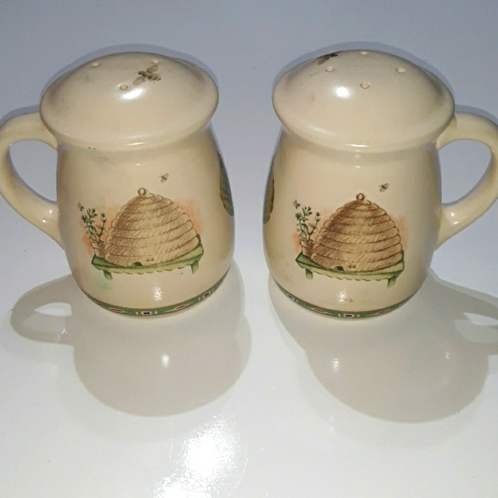 ❤❤️❤️ 4 for $20 Sale  Salt and Pepper Shakers